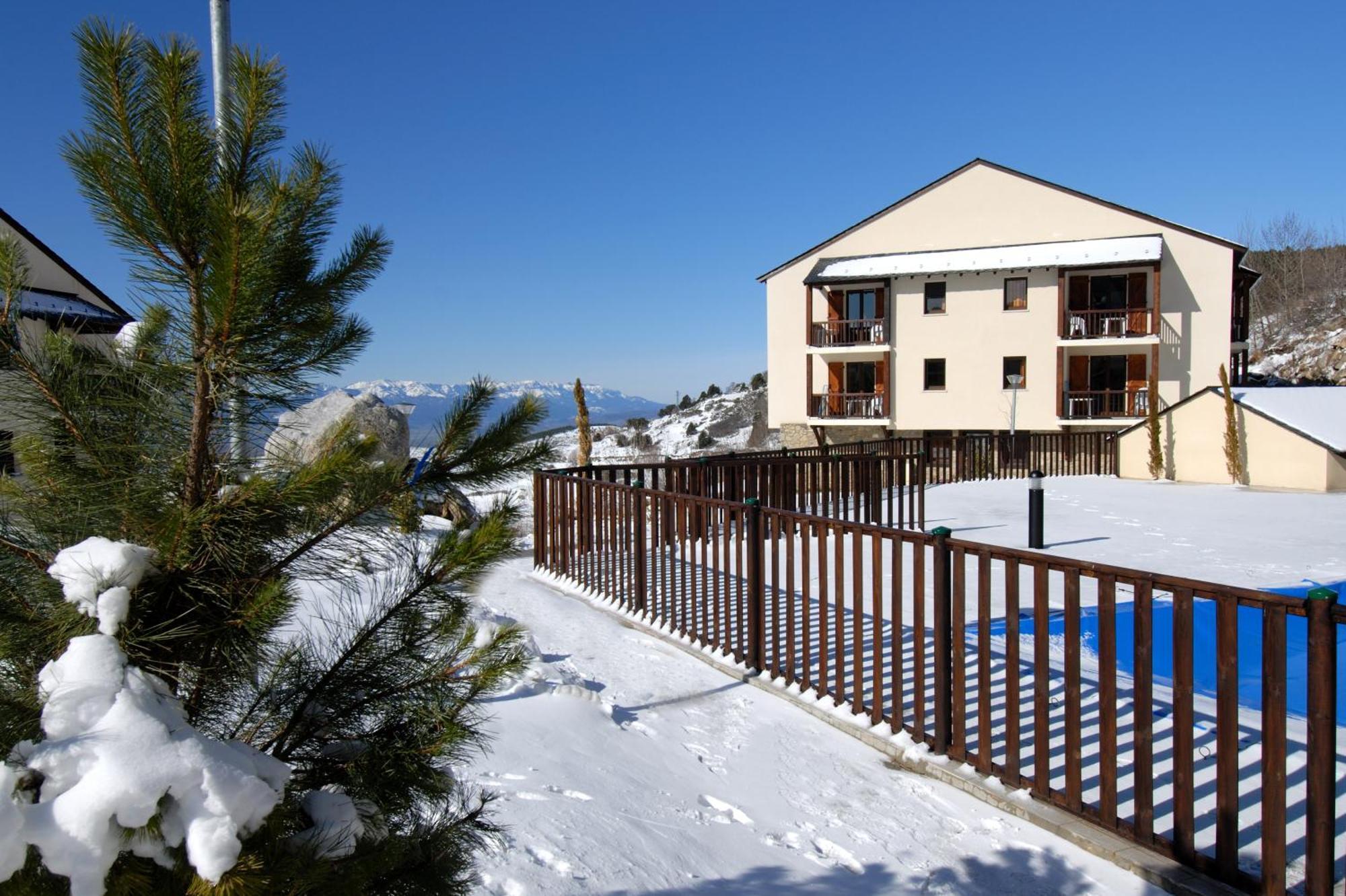 Residence Odalys Mille Soleils Font-Romeu-Odeillo-Via Eksteriør billede